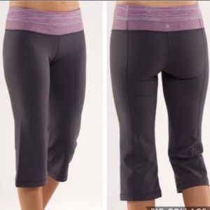 Lululemon Groove Crop Reversible Pants / Leggings Size 6 Gray